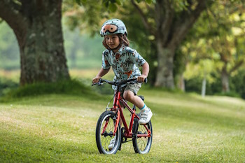 Как приобщить ребенка к велосипеду?