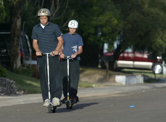 Первые электрические самокаты